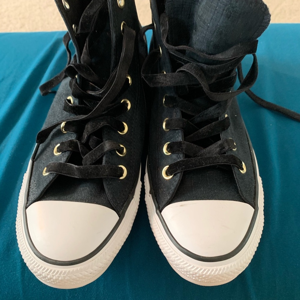 Converse with suede laces